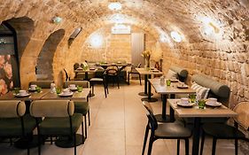 Moris Grands Boulevards